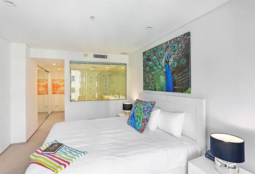 3 Bedroom Apartment Side Sea View, Ambience On Burleigh Beach
