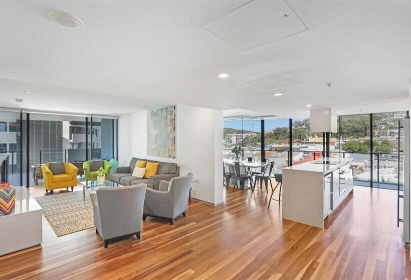 شقة 3 غرف نوم إطلالة جانبية على البحر, Ambience On Burleigh Beach