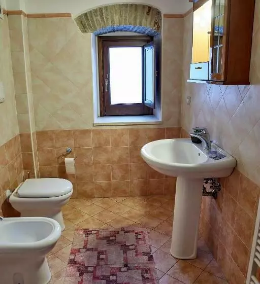 اتاق لوکس با بالکن, B&b La Suite