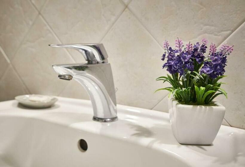 エコノミールーム, B&b La Suite