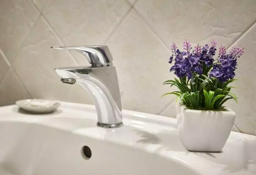 اتاق اکونومی, B&b La Suite