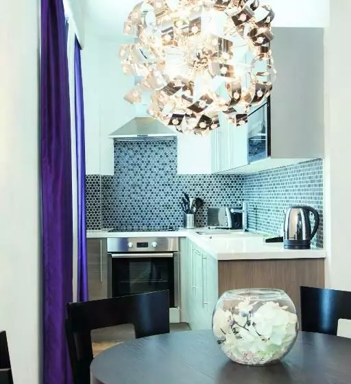 デラックススタジオ, Seel Street Apartments By Epic