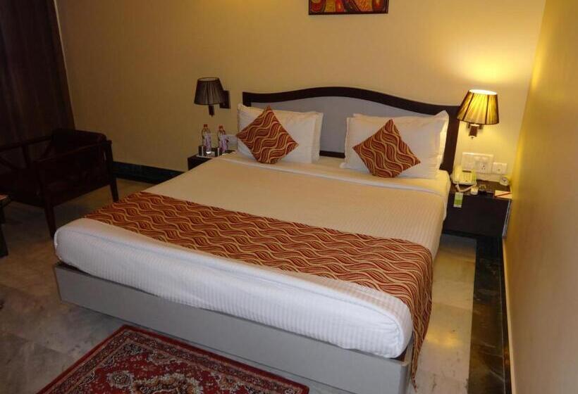 اتاق لوکس, Capitol Residency