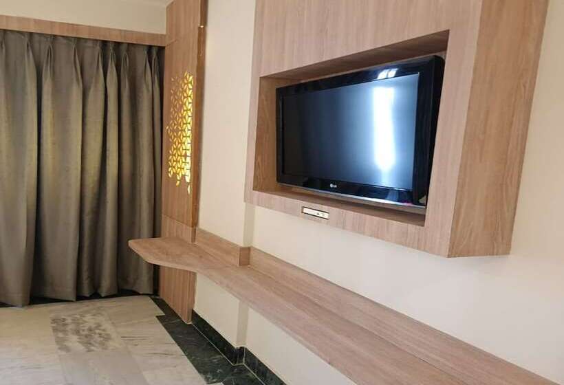 اتاق لوکس, Capitol Residency