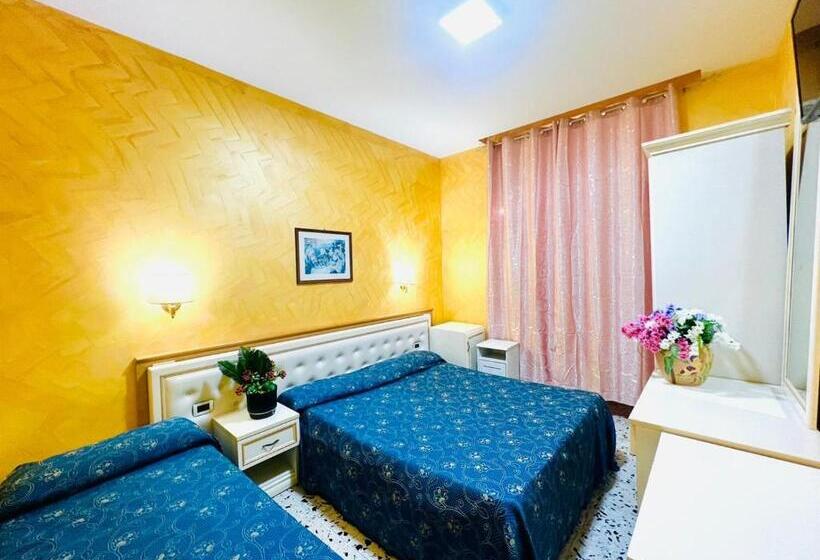 اتاق استاندارد سه نفره, Casali