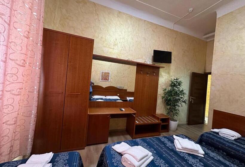 اتاق استاندارد چهار تخته, Casali