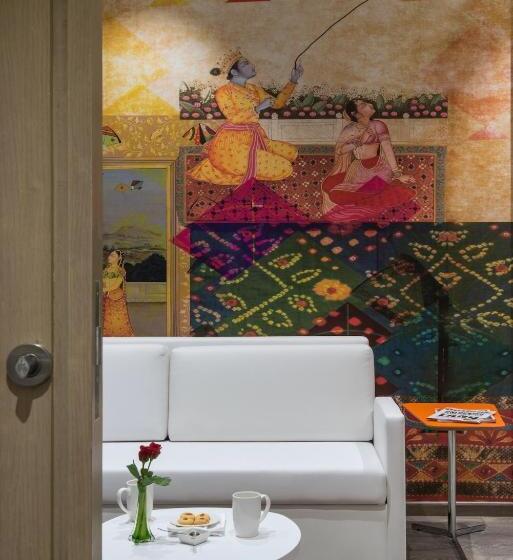 Люкс, Eastin Residences Vadodara