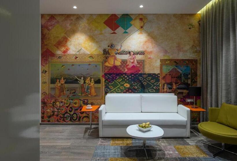 סוויטה, Eastin Residences Vadodara