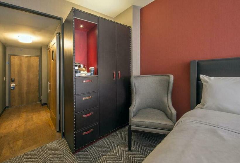 스탠다드 룸 킹사이즈 침대, Four Points By Sheraton Manhattan Midtown West