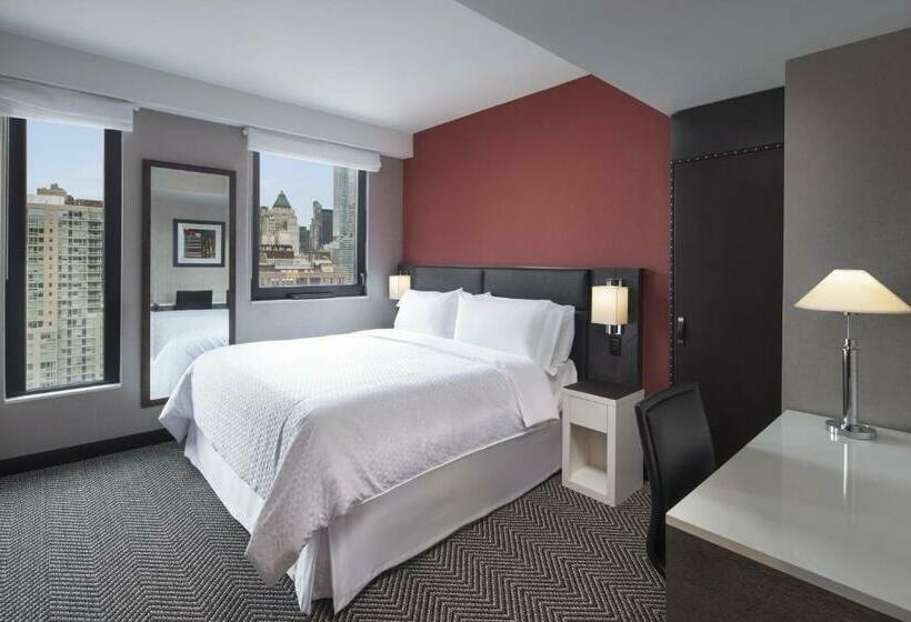 带大床的豪华间, Four Points By Sheraton Manhattan Midtown West