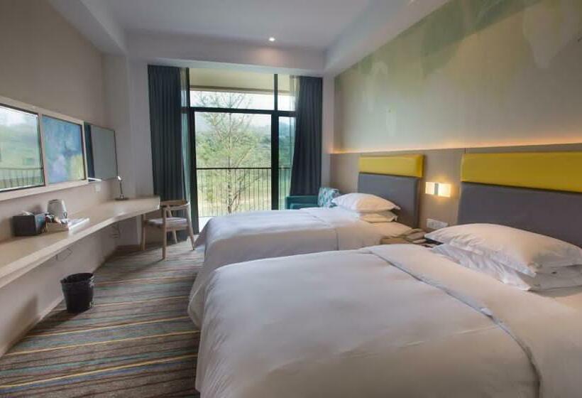 Семейный Номер Вид на Горы, Holiday Inn Express Emei Mountain, An Ihg