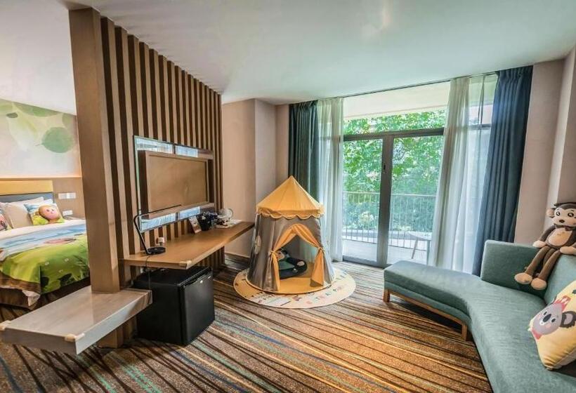 Люкс Вид на Реку, Holiday Inn Express Emei Mountain, An Ihg