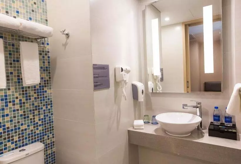 キングサイズベッドのスタンダードルーム, Holiday Inn Express Emei Mountain, An Ihg