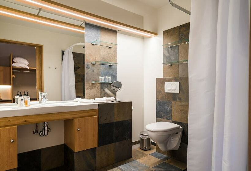 اتاق استاندارد, Husafell