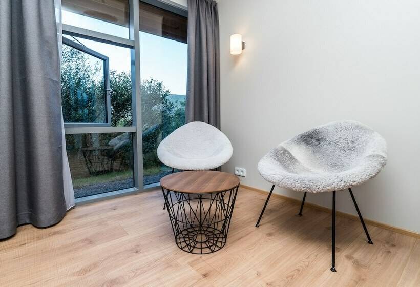 اتاق لوکس, Husafell