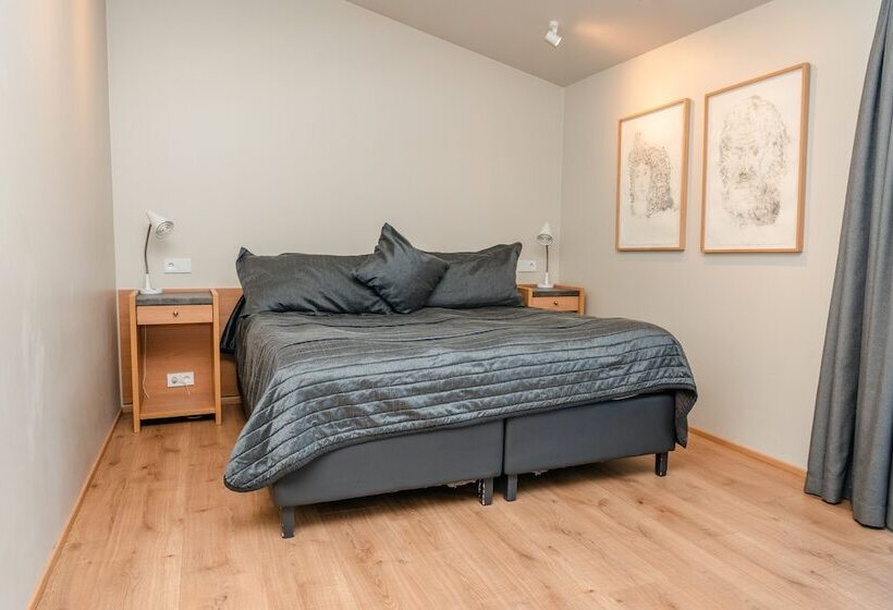 اتاق سوپریور, Husafell