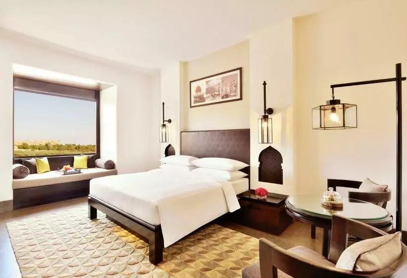 キングサイズベッドのスタンダードルーム, Jaisalmer Marriott Resort & Spa