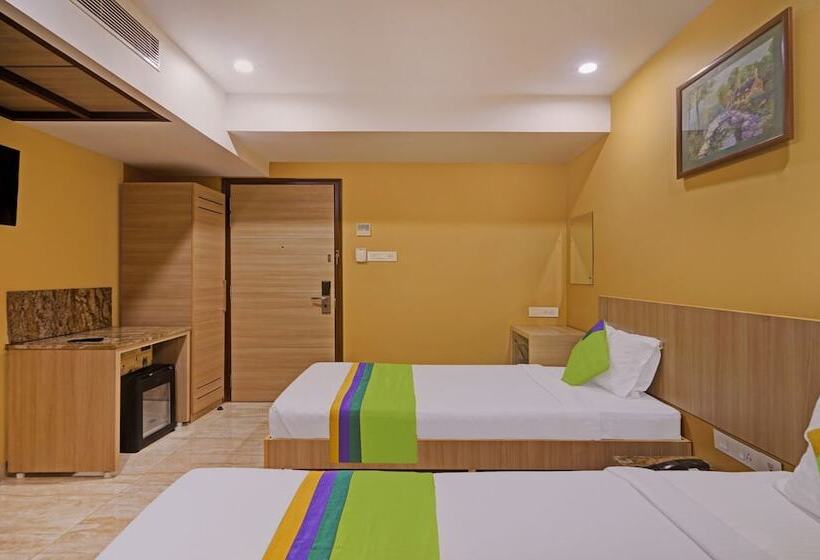 Номер Deluxe, Treebo Fourth Avenue