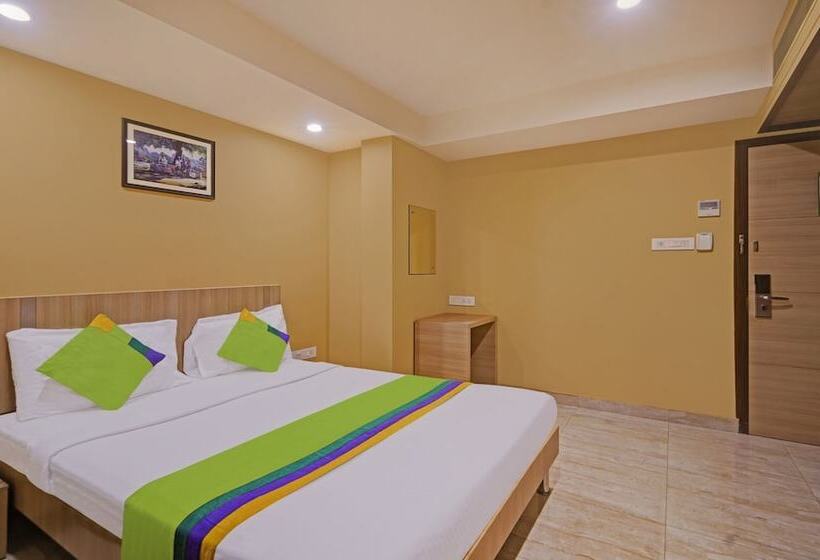 Номер Deluxe, Treebo Fourth Avenue