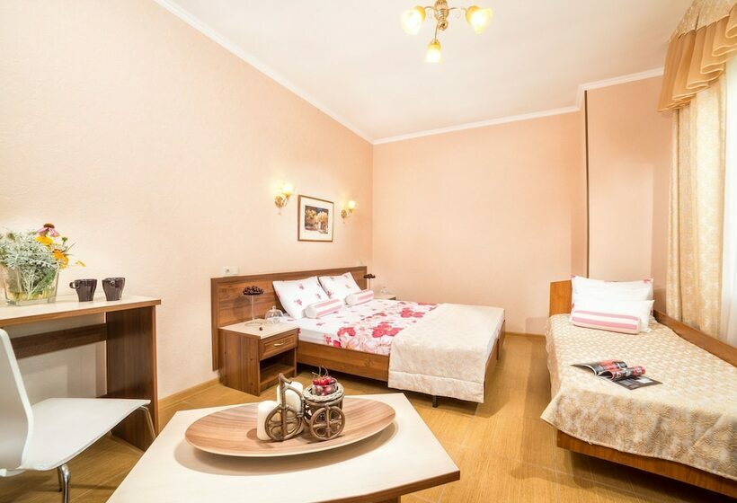 اتاق خانوادگی, Milotel M+