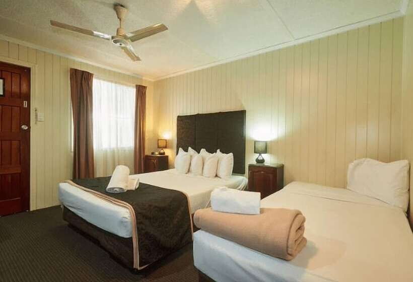 Номер Стандарт, Country Plaza Motor Inn