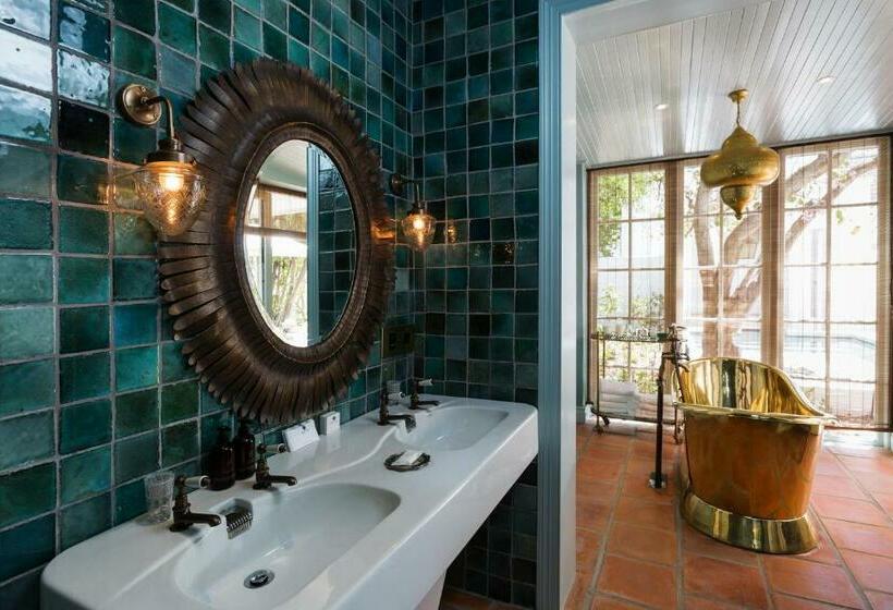 خانه 1 خوابه, Akademie Street Boutique