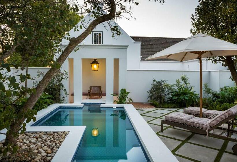 خانه 1 خوابه, Akademie Street Boutique