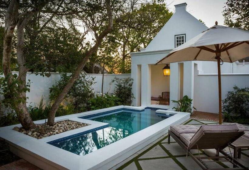 خانه 1 خوابه, Akademie Street Boutique