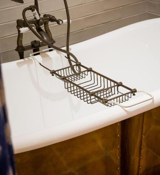 Deluxe Suite King Bed, Akademie Street Boutique