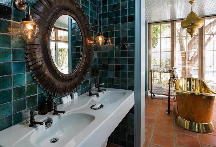 خانه 1 خوابه, Akademie Street Boutique