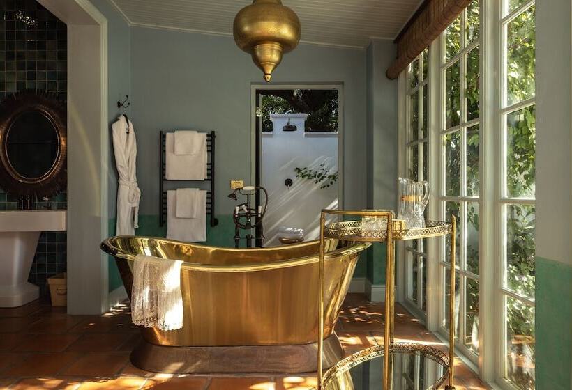 خانه 1 خوابه, Akademie Street Boutique