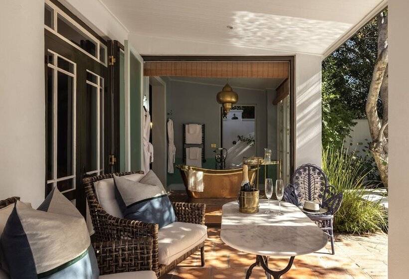 خانه 1 خوابه, Akademie Street Boutique