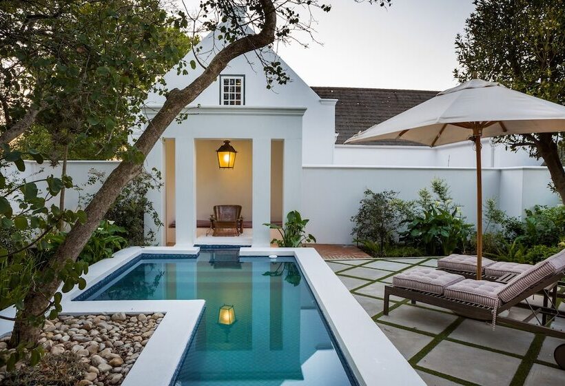 خانه 1 خوابه, Akademie Street Boutique