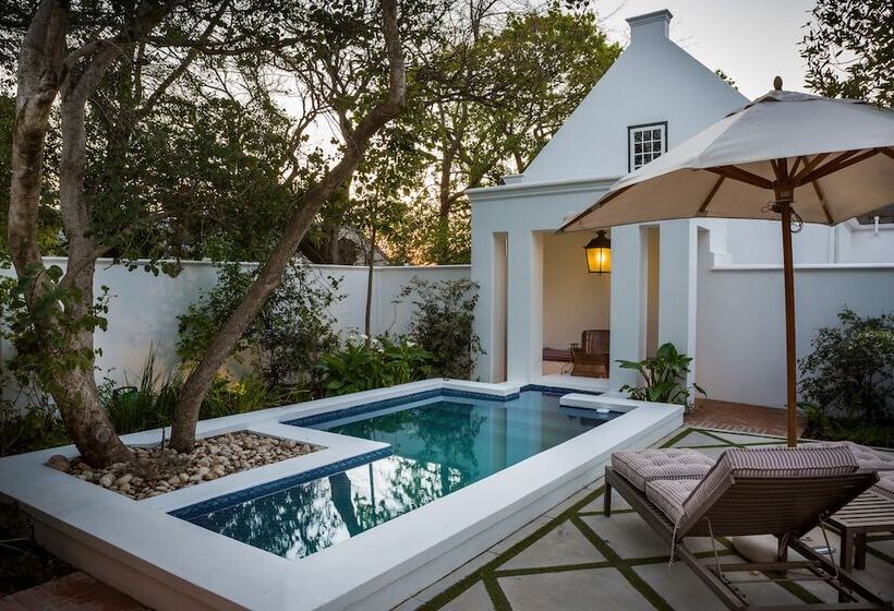 خانه 1 خوابه, Akademie Street Boutique