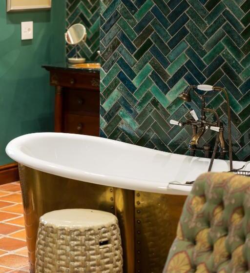 سوییت, Akademie Street Boutique