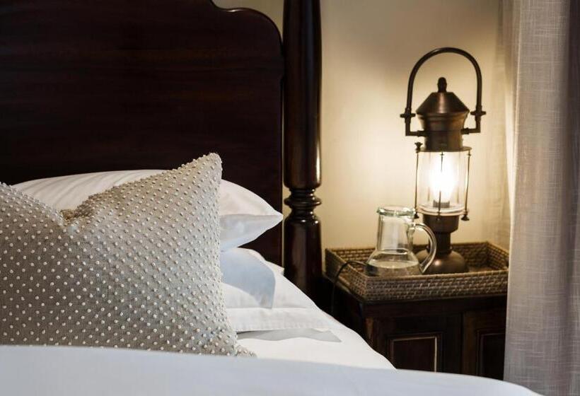 سوییت, Akademie Street Boutique