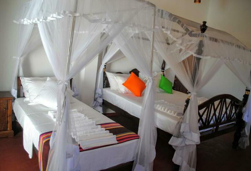 غرفة ديلوكس ثلاثية, Miura Dutch Edge