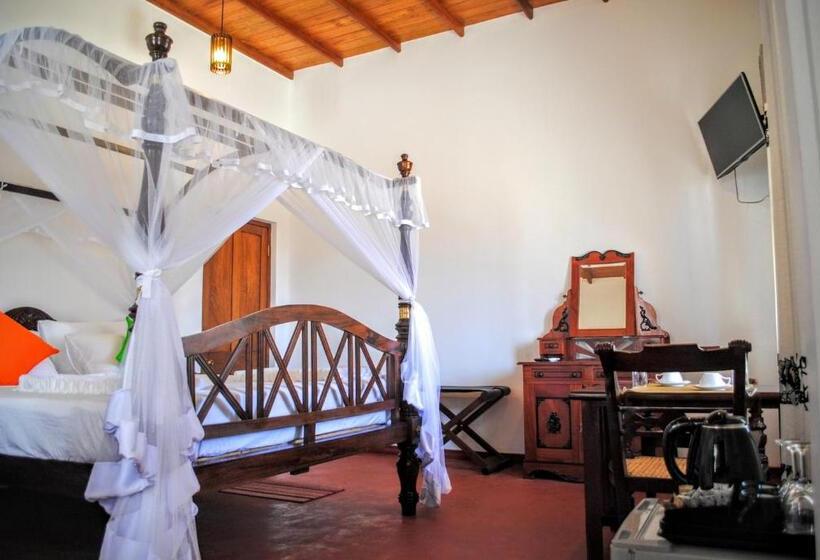 غرفة ديلوكس ثلاثية, Miura Dutch Edge