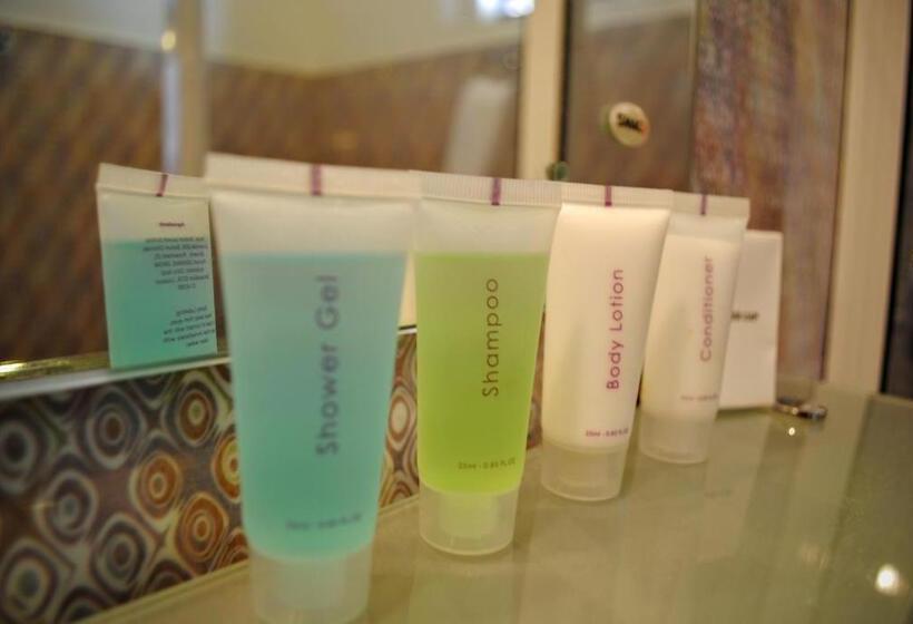 غرفة ديلوكس ثلاثية, Miura Dutch Edge