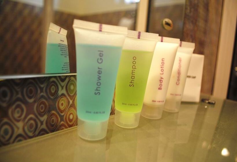 غرفة ديلوكس ثلاثية, Miura Dutch Edge