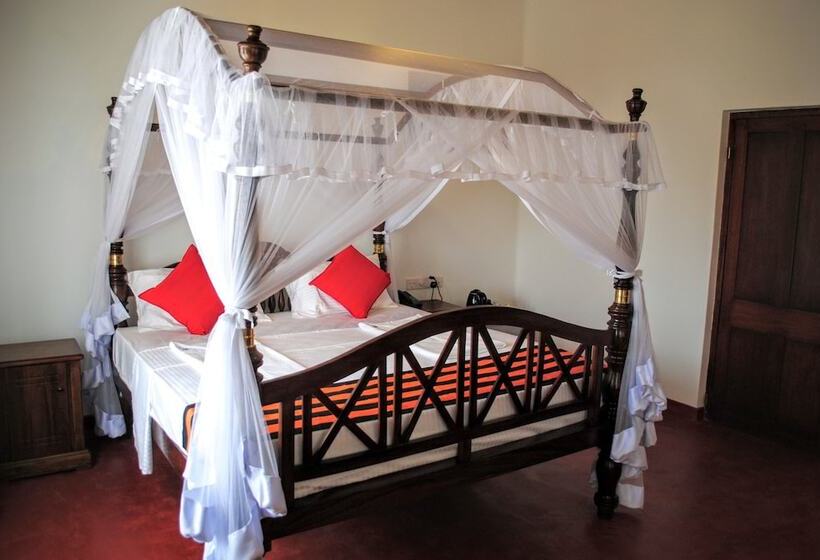 غرفة ديلوكس ثلاثية, Miura Dutch Edge