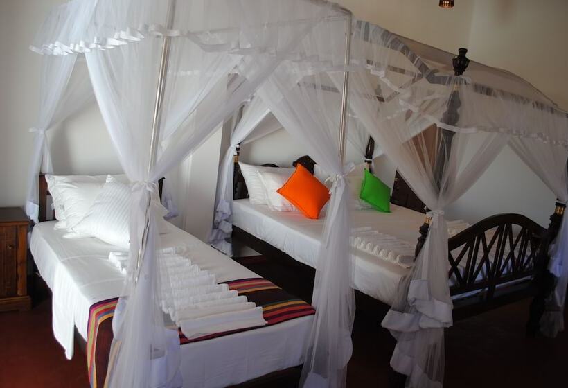 غرفة ديلوكس ثلاثية, Miura Dutch Edge