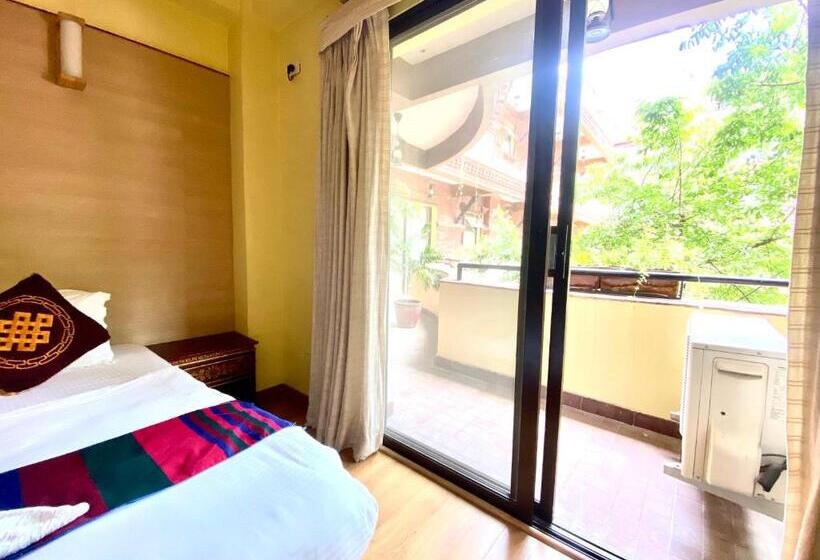 اتاق لوکس, Siddhi Manakamana