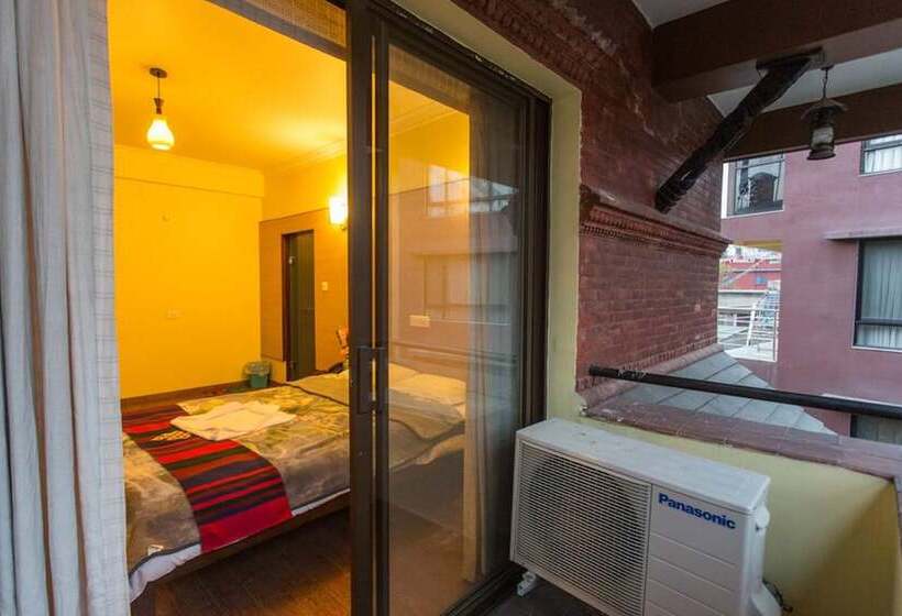 اتاق لوکس, Siddhi Manakamana