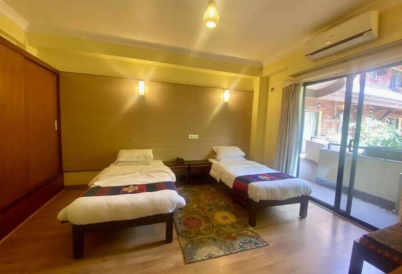 اتاق لوکس, Siddhi Manakamana