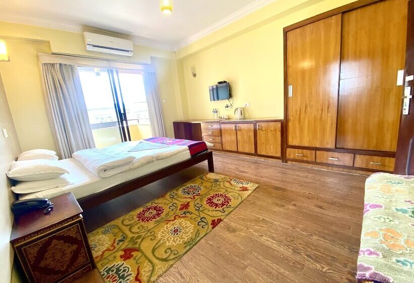 اتاق لوکس, Siddhi Manakamana