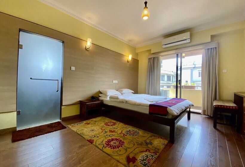 اتاق لوکس, Siddhi Manakamana