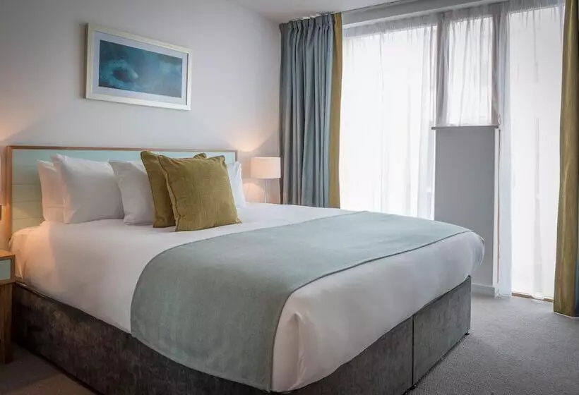 آپارتمان داخلی 2 خوابه, Talbot Suites At Stonebridge