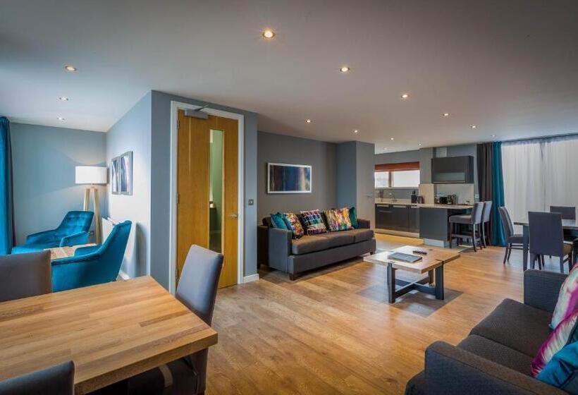 Апартаменты Superior 3 Спальни, Talbot Suites At Stonebridge