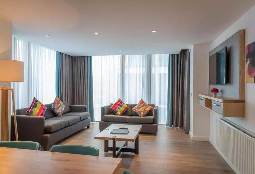 آپارتمان 1 خوابه, Talbot Suites At Stonebridge